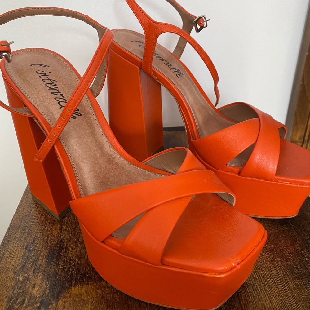 l’intervalle orange pumps
